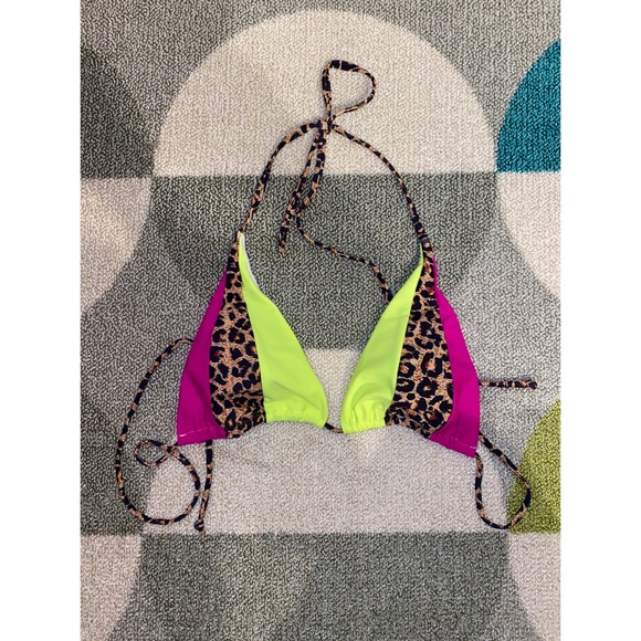 Beautiful bikini - Picture 3 of 5